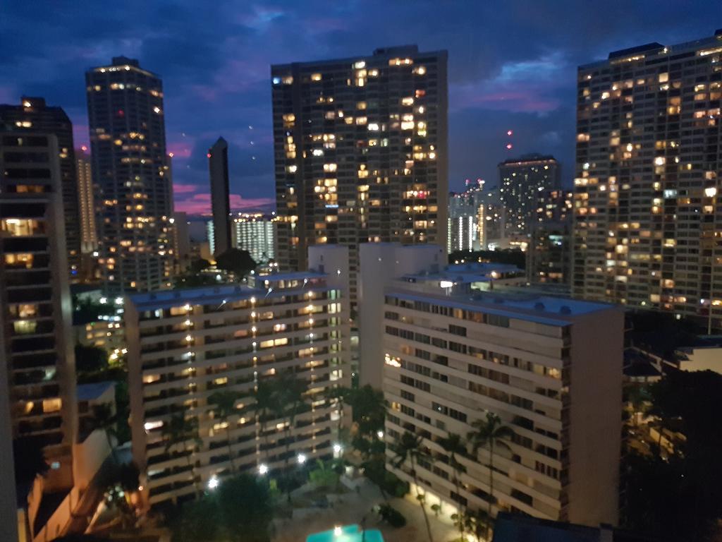 Gem Of Waikiki At Inn On The Park Honolulu Exterior foto