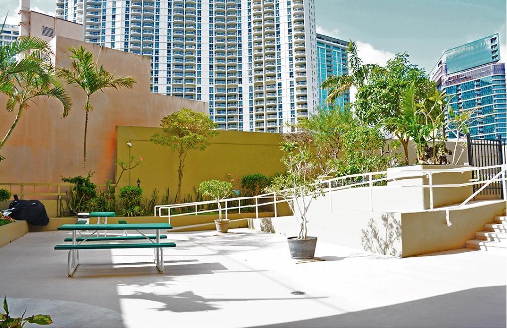 Gem Of Waikiki At Inn On The Park Honolulu Exterior foto