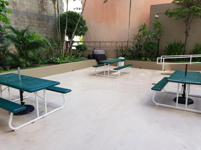 Gem Of Waikiki At Inn On The Park Honolulu Exterior foto